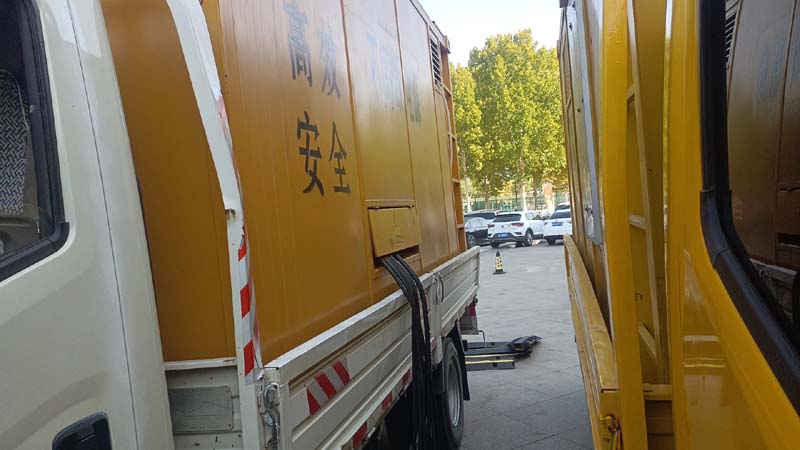 察雅如何判断柴油发电机组和UPS电源的切换时间是否符合要求？